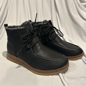 EuroSoft Women’s Fur Lined Boots Size 8.5